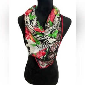 Oscar de la Renta Vintage 30” square Silk Black,White, Green‎ with red Lillies